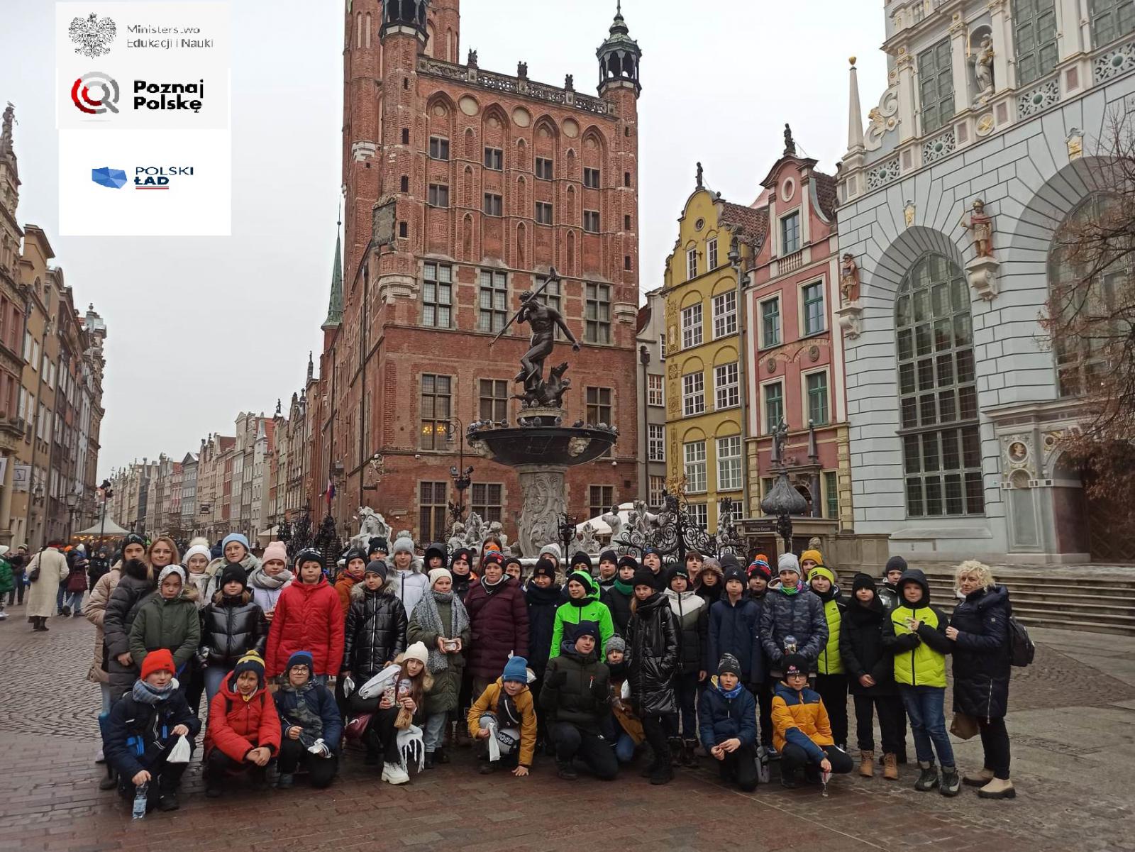 Gdańsk, uczestnicy wycieczki ,,Poznaj Polskę'' ze Szkoły Podstawowej Nr 2 w Połczynie-Zdroju