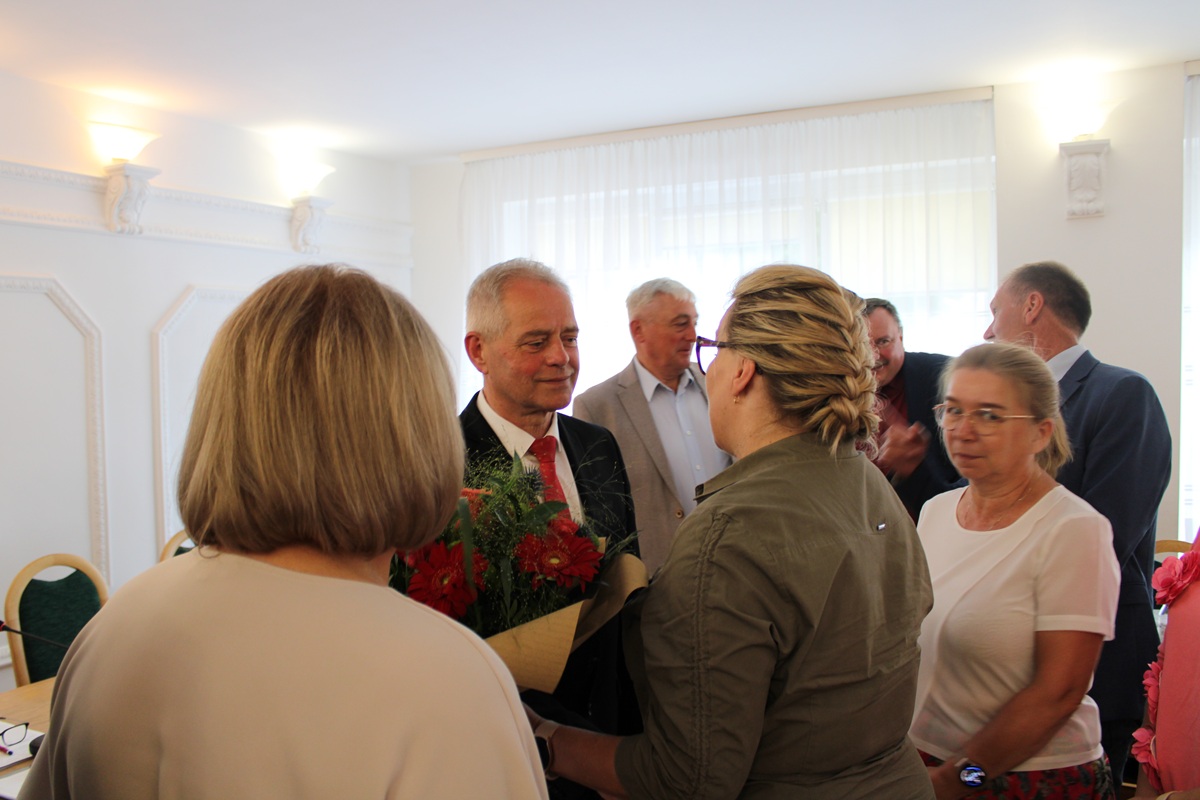 Burmistrz Połczyna-Zdroju z absolutorium i wotum zaufania