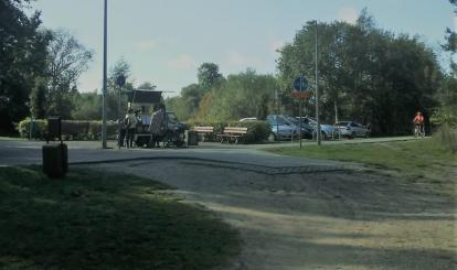 Mobilne stoisko z kawą przy ścieżce rowerowej w Kołobrzegu fot. Jacek Brzozowski