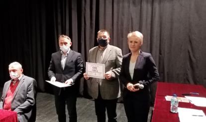 Sołtys Dziwogóry odbiera czek