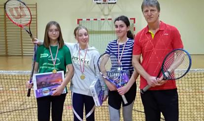 MIĘDZYSZKOLNY HALOWY TURNIEJ TENISA ZIEMNEGO DZIECI I MŁODZIEŻY 