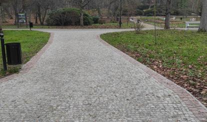 Nowa alejka parkowa zachęca do spacerów