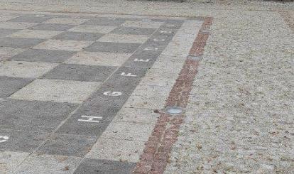 Plac przed pijalnią Joasia jak nowy