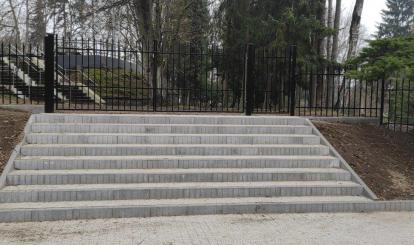 Schody przy amfiteatrze poprawią bezpieczeństwo