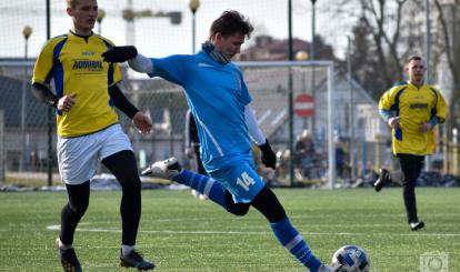 Sobotni mecz kontrolny rozegrany w Ustroniu Morskim / Kamil Halec