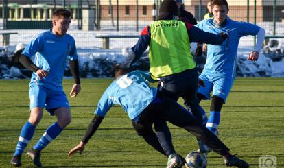 Sobotni mecz kontrolny rozegrany w Wałczu / fot. Kamil Halec