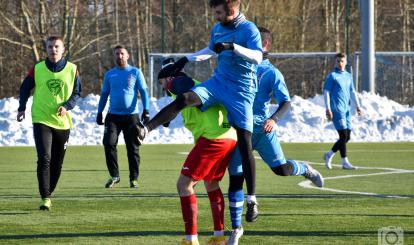 Sobotni mecz kontrolny rozegrany w Wałczu / fot. Kamil Halec