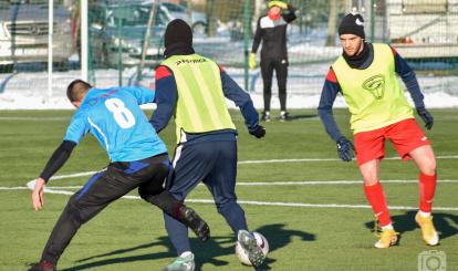 Sobotni mecz kontrolny rozegrany w Wałczu / fot. Kamil Halec