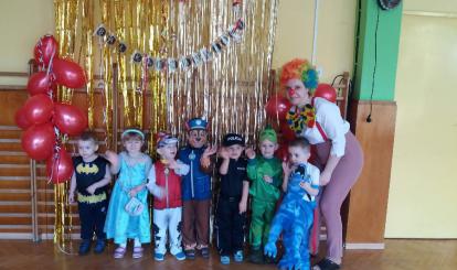 Pamiątkowe zdjęcie na ściance Biedronek