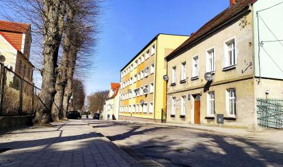 Chodnik przy ulicy Piwnej