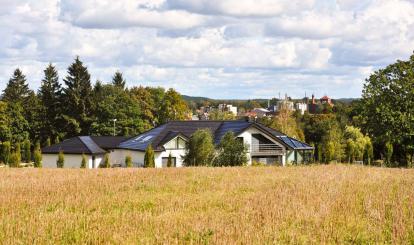 Widok z ulicy Powstańców Warszawskich 