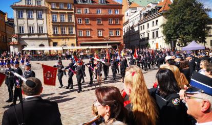 Kameralny Chór Mieszany "CANTUS" pod batutą Bolesława Kurka, działający przy Centrum Kultury w Połczynie-Zdroju, wziął udział w uroczystościach z okazji Jubileuszu 100-lecia ZOSP RP