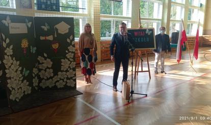 Inauguracja roku szkolnego 2021/2022 w szkole w Redle