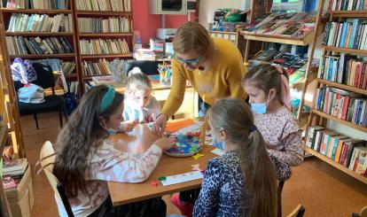 AKTYWNA WSPÓŁPRACA FILII BIBLIOTECZNEJ W REDLE ZE SZKOŁĄ
