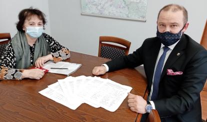 Pani Maria Gruszczyńska osobiście zaangażowała się w zbieranie podpisów