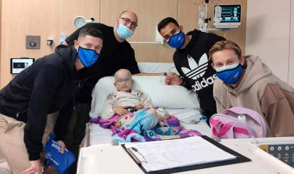 Robert Lewandowski u Mai w szpitalu w Barcelonie