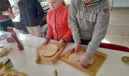 Relacja z II tygodnia „ Kreatywnych Ferii Zimowych 2023” w placówkach CK