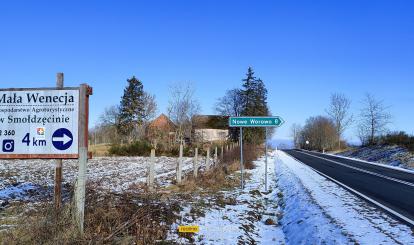 Oznakowanie witacza przydrożnego ,,Małej Wenecji'' logo Szwajcarii Połczyńskiej