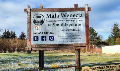 Oznakowanie witacza przydrożnego ,,Małej Wenecji'' logo Szwajcarii Połczyńskiej