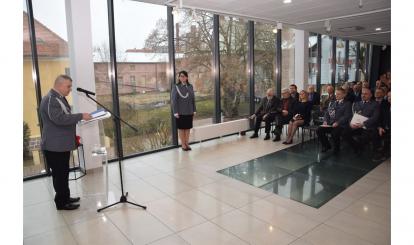 UROCZYSTE POŻEGNANIE ZE SŁUŻBĄ KOMENDANTA KOMISARIATU POLICJI W POŁCZYNIE-ZDROJU PODINSP. TOMASZA MOŻDŻENIA