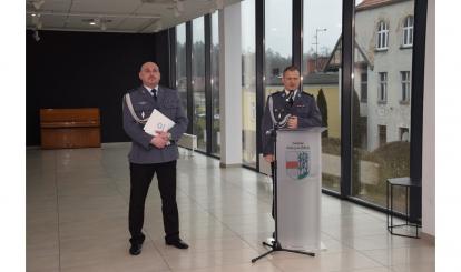 UROCZYSTE POŻEGNANIE ZE SŁUŻBĄ KOMENDANTA KOMISARIATU POLICJI W POŁCZYNIE-ZDROJU PODINSP. TOMASZA MOŻDŻENIA