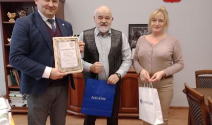 Spotkanie zwieńczyło przekazanie drobnych upominków