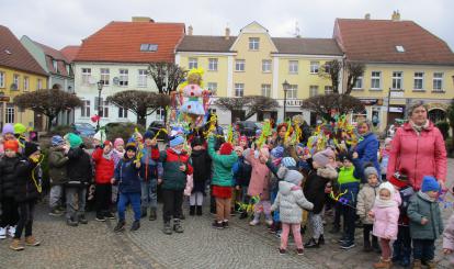 Przedszkolaki żegnają zimę 