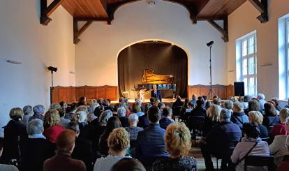 Koncert Szymona Nehringa w Połczynie-Zdroju Prawym Okiem Piotra Burzyńskiego