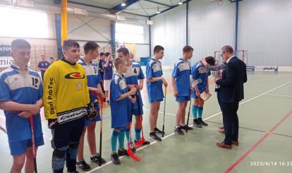 Finał Wojewódzkich Igrzysk Młodzieży Szkolnej w Unihokeju Chłopców w Grzmiącej