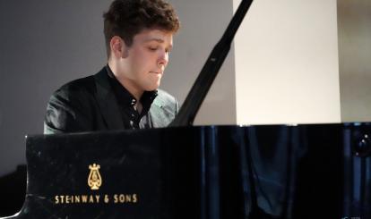 Koncert Szymona Nehringa w Połczynie-Zdroju Prawym Okiem Piotra Burzyńskiego