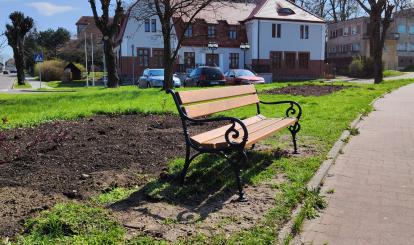 Ławeczka na ulicy Wojska Polskiego