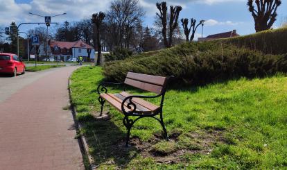 Ławeczka na ulicy Wojska Polskiego