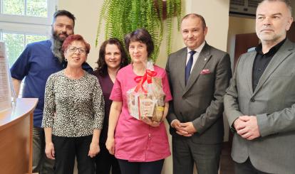 Międzynarodowy Dzień Pielęgniarek i Położnych- Burmistrz Połczyna-Zdroju Sebastian Witek wraz ze Skarbnikiem Gminy Rafałem Fischerem odwiedzili palcówki ochrony zdrowia 