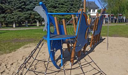 Plac zabaw w kształcie statku przy ul Kołobrzeskiej w Połczynie-Zdroju