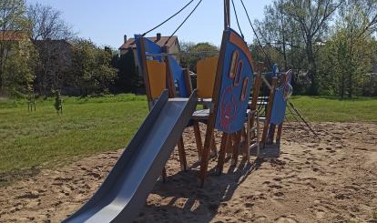 Plac zabaw w kształcie statku przy ul Kołobrzeskiej w Połczynie-Zdroju