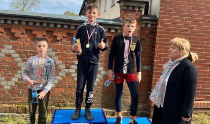 Szkolny Bieg Patriotyczny z okazji 3 Maja przy Szkole Podstawowej nr 1 im. Adama Mickiewicza w Połczynie-Zdroju