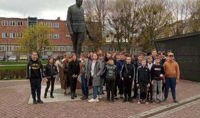 Uczniowie Szkoły Podstawowej nr 1 im. Adama Mickiewicza w Połczynie-Zdroju podczas wycieczki do Gdańska