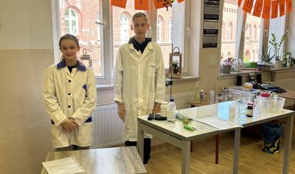Dzień Chemika w Szkole Podstawowej nr 1 im. Adama Mickiewicza w Połczynie-Zdroju 