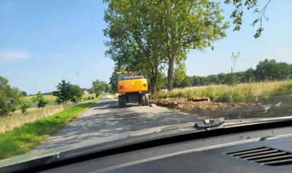 Remontowana droga w okolicy Toporzyka