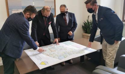 Spotkanie w sprawie remontów dróg u Marszałka Województwa - jeszcze w trakcie pandemii