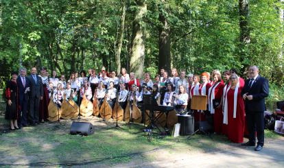 Wspólne zdjęcie Chórów Cantus i Stavros oraz zaproszonych gości
