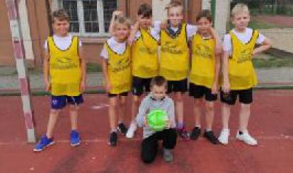 Gry i zabawy rekreacyjne w ramach XV Europejskiego Tygodnia Sportu dla Wszystkich i XXIX Sportowego Turnieju Miast i Gmin- Szkoła Podstawowa Nr 1 w Połczynie-Zdroju