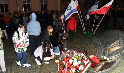 Uroczyste odsłonięcie pamiątkowej tablicy poświęconej Leo Levy’emu