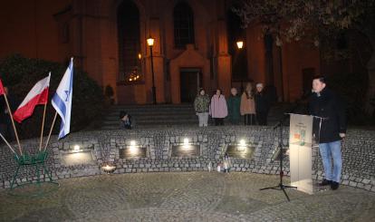 Uroczyste odsłonięcie pamiątkowej tablicy poświęconej Leo Levy’emu