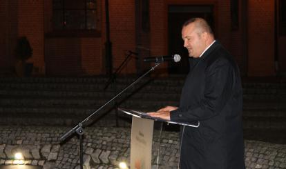 Uroczyste odsłonięcie pamiątkowej tablicy poświęconej Leo Levy’emu