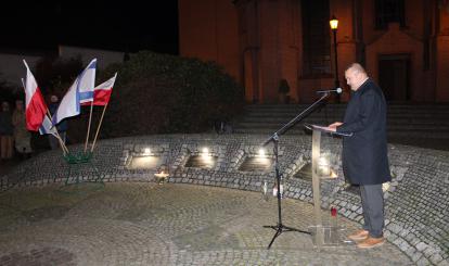 Uroczyste odsłonięcie pamiątkowej tablicy poświęconej Leo Levy’emu