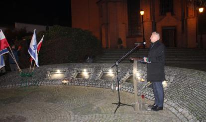 Uroczyste odsłonięcie pamiątkowej tablicy poświęconej Leo Levy’emu