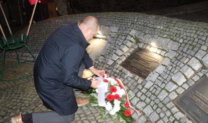 Uroczyste odsłonięcie pamiątkowej tablicy poświęconej Leo Levy’emu