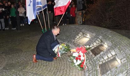 Uroczyste odsłonięcie pamiątkowej tablicy poświęconej Leo Levy’emu