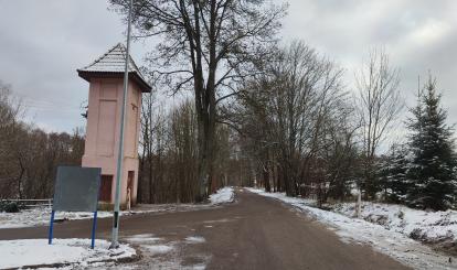 Słupy oświetleniowe wokół połczyńskiego zalewu